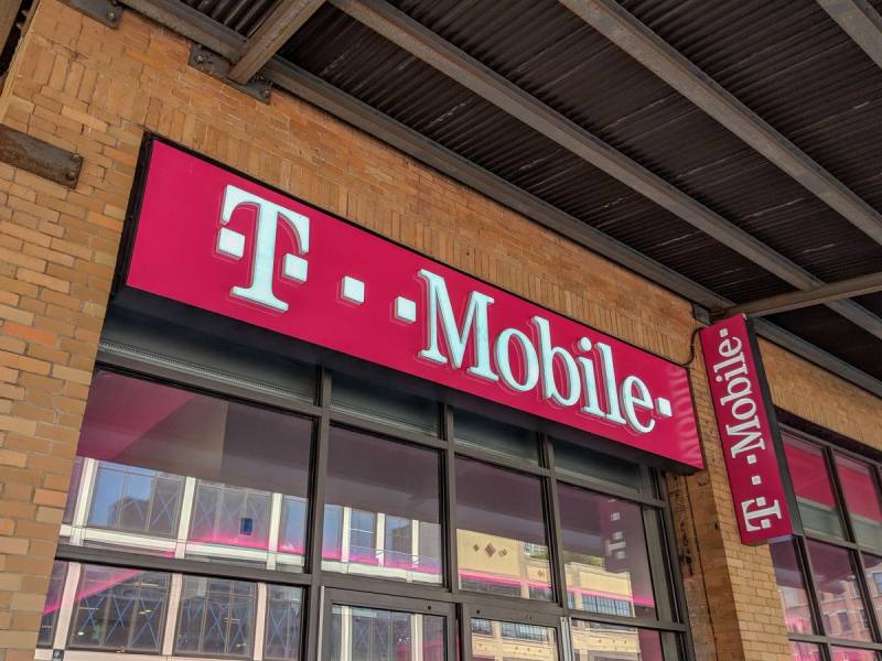 At 16 of the 20 major U.S. airports, according to a report, T-Mobile continues to be the fastest 5G provider